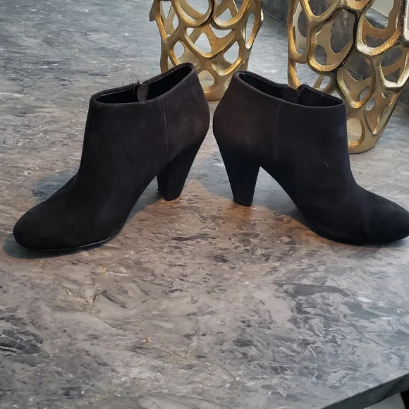 Booties - Picture 6 of 7